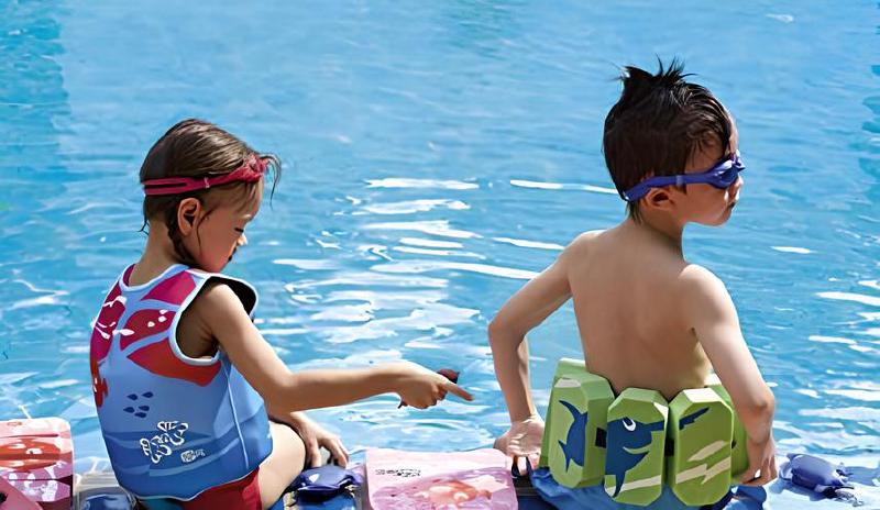 Imagen principal del artículo 'Las Mejores Ayudas de Natación para Niños'