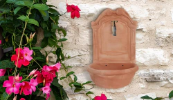 Imagen principal del artículo 'Las mejores fuentes para decorar tu pared y jardín'