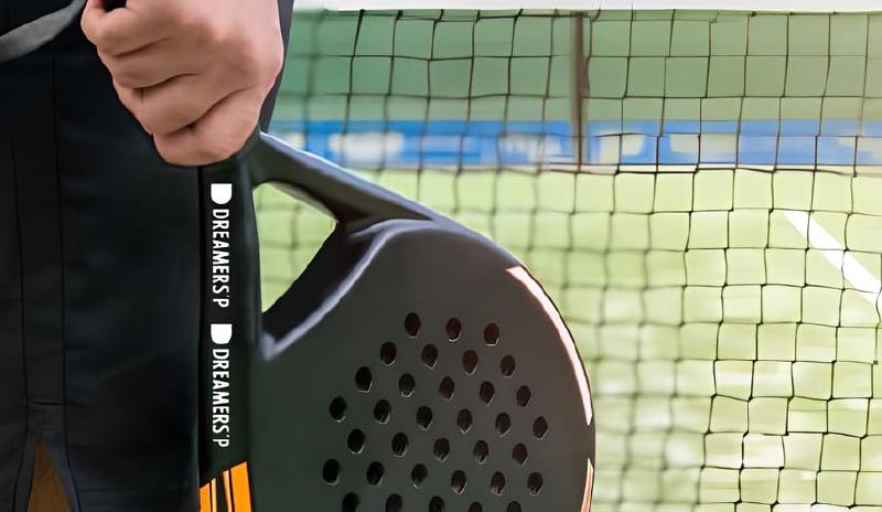 Imagen principal del artículo 'Las mejores grips para pádel y tenis: protección y absorción garantizadas'