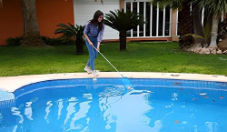 Imagen principal del artículo 'Las mejores herramientas de limpieza para piscinas: ¡mantén tu área de natación impecable!'