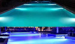 Imagen principal del artículo 'Las mejores luces LED para piscinas: Ilumina tu espacio acuático con luminarias subacuáticas'