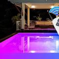 Las mejores luces LED sumergibles para estanques y piscinas