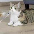 Las mejores opciones en juguetes interactivos de plumas para gatos