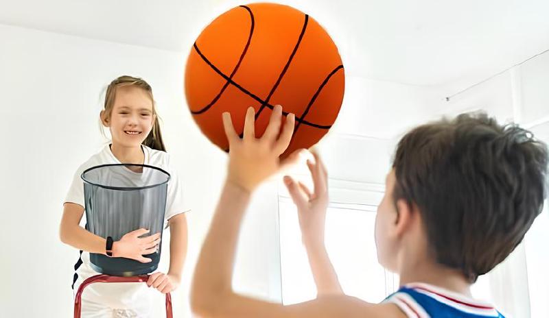 Imagen principal del artículo 'Las mejores pelotas de baloncesto para interior y exterior'