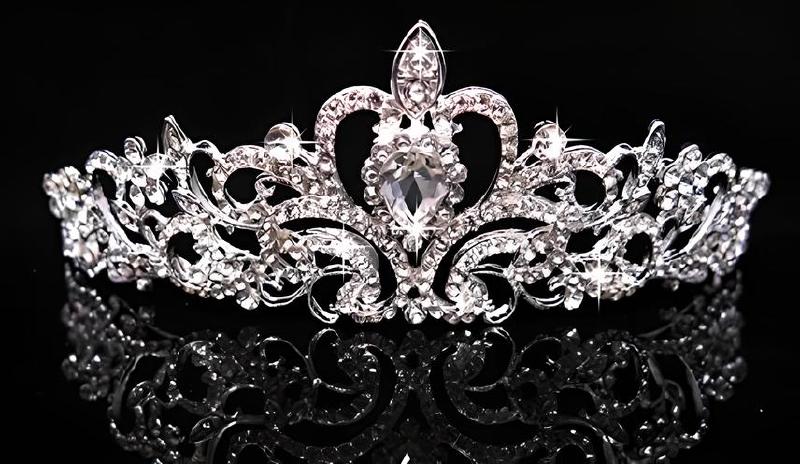 Imagen principal del artículo 'Las Mejores Tiaras: Elegantes Accesorios de Realeza Brillante para Bodas y Cumpleaños'