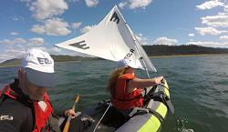 Imagen principal del artículo 'Las mejores velas plegables para kayak y paddle surf sin viento'