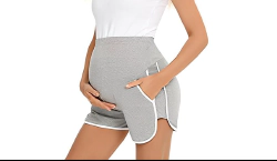 Imagen principal del artículo 'Los mejores pantalones cortos de maternidad para verano en 2024'